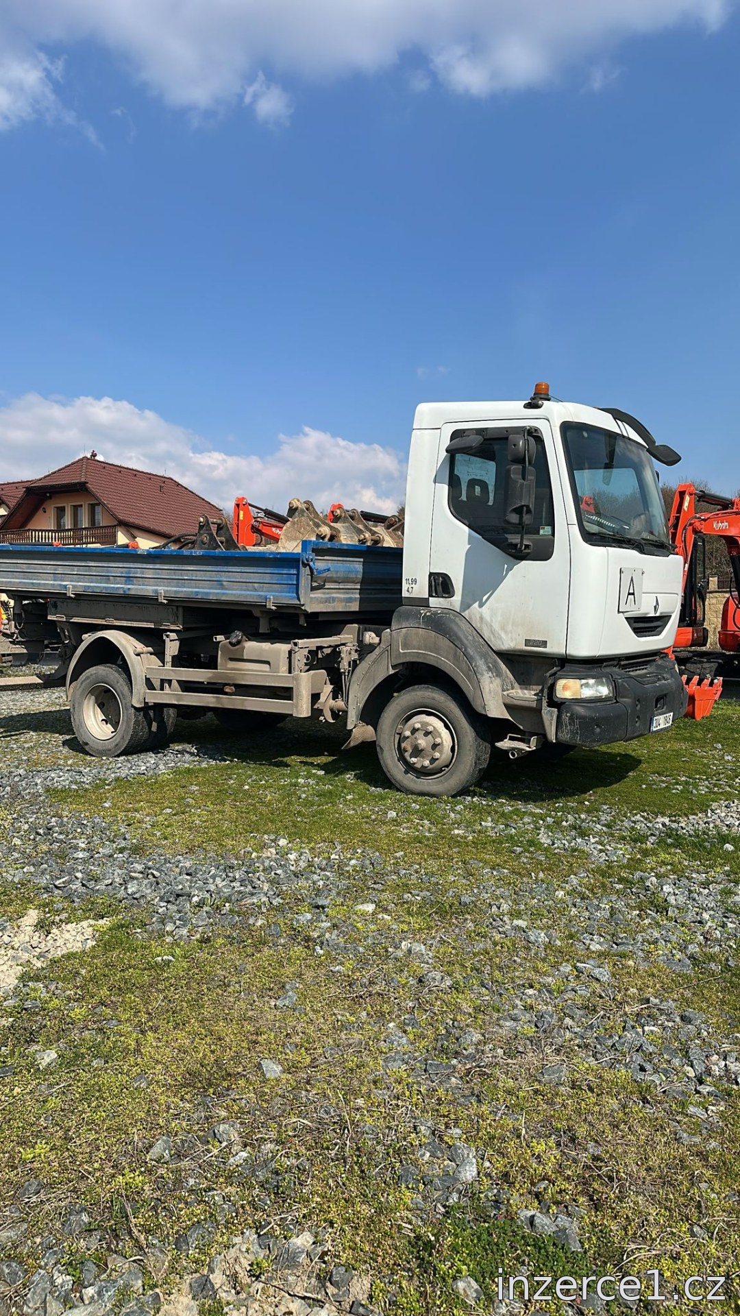 RENAULT MIDLUM 4x4 SKLÁPĚČ