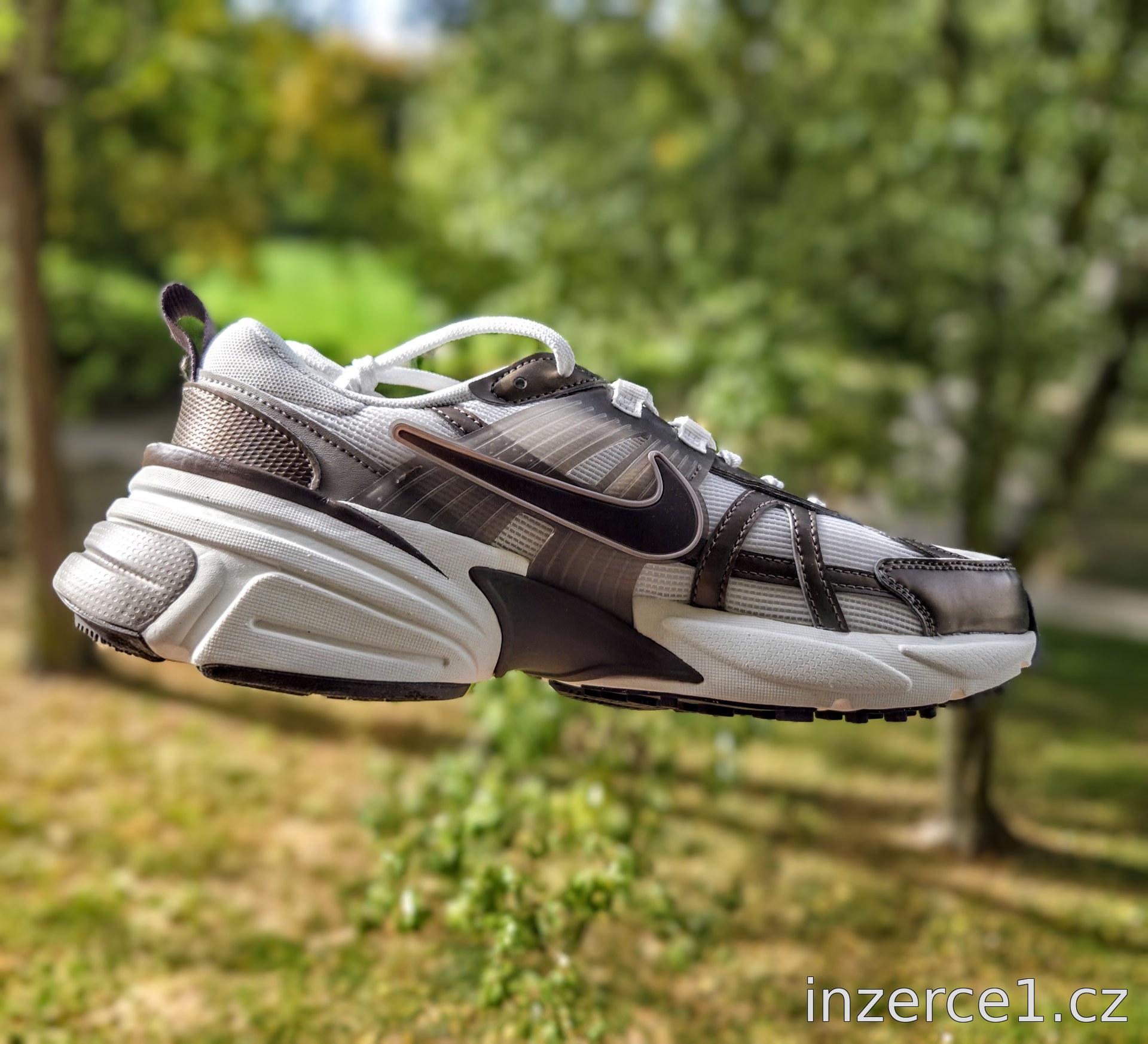 👟 Nike V2K Run – Brown/Picante Stone, Vel.43
