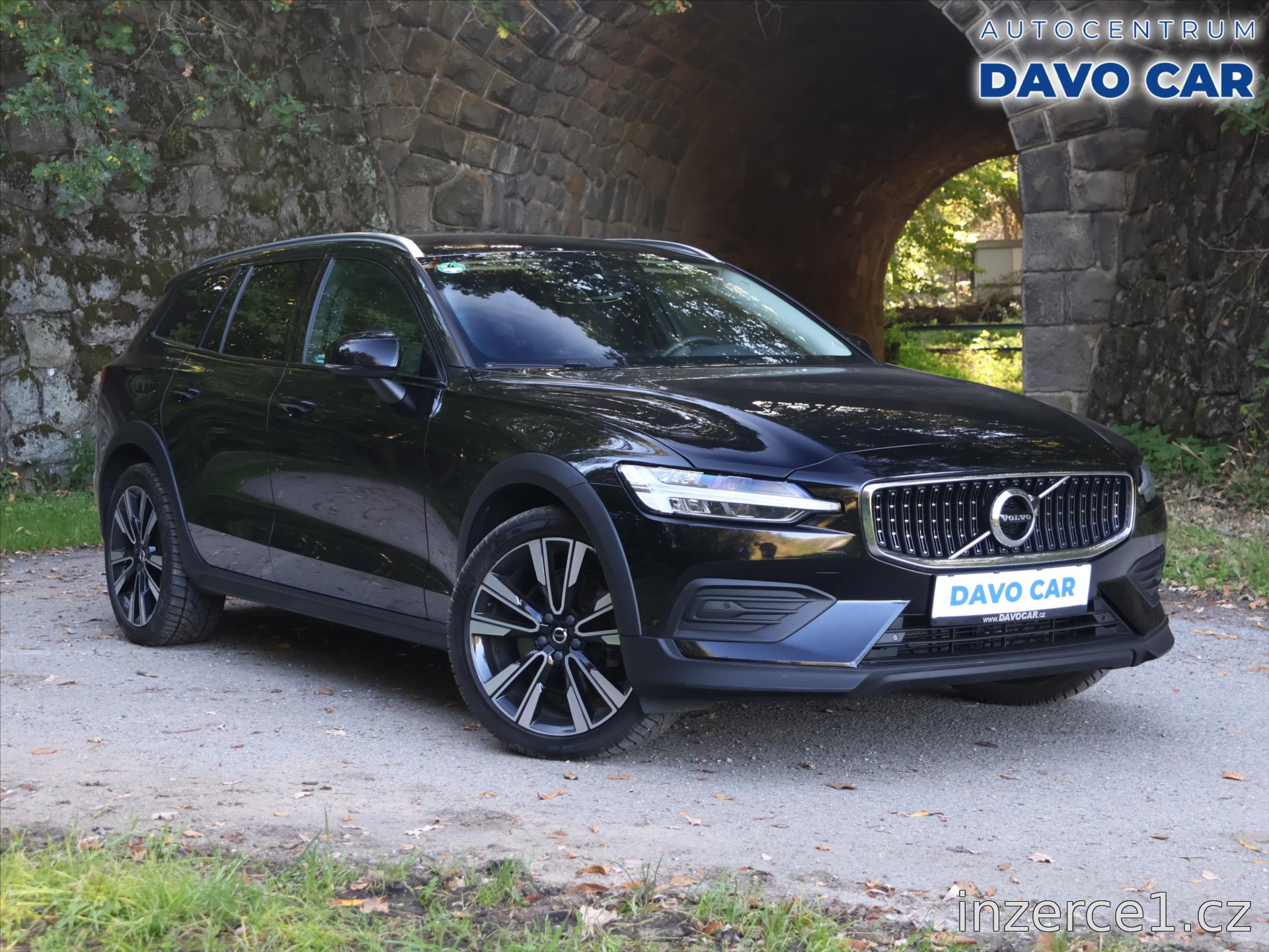 Volvo V60 B4 AWD Cross Country 2021