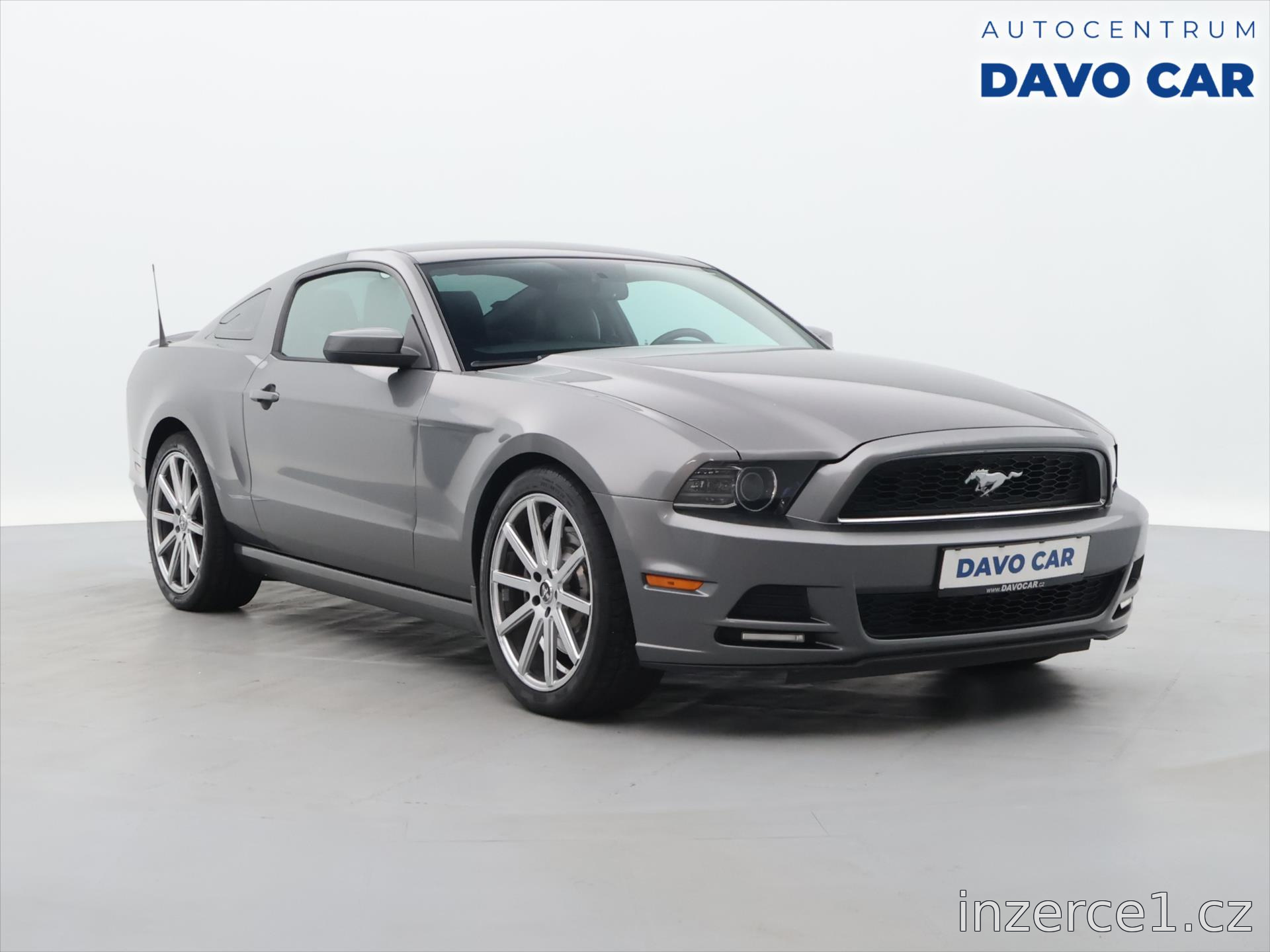 Ford Mustang V6 automat 2012
