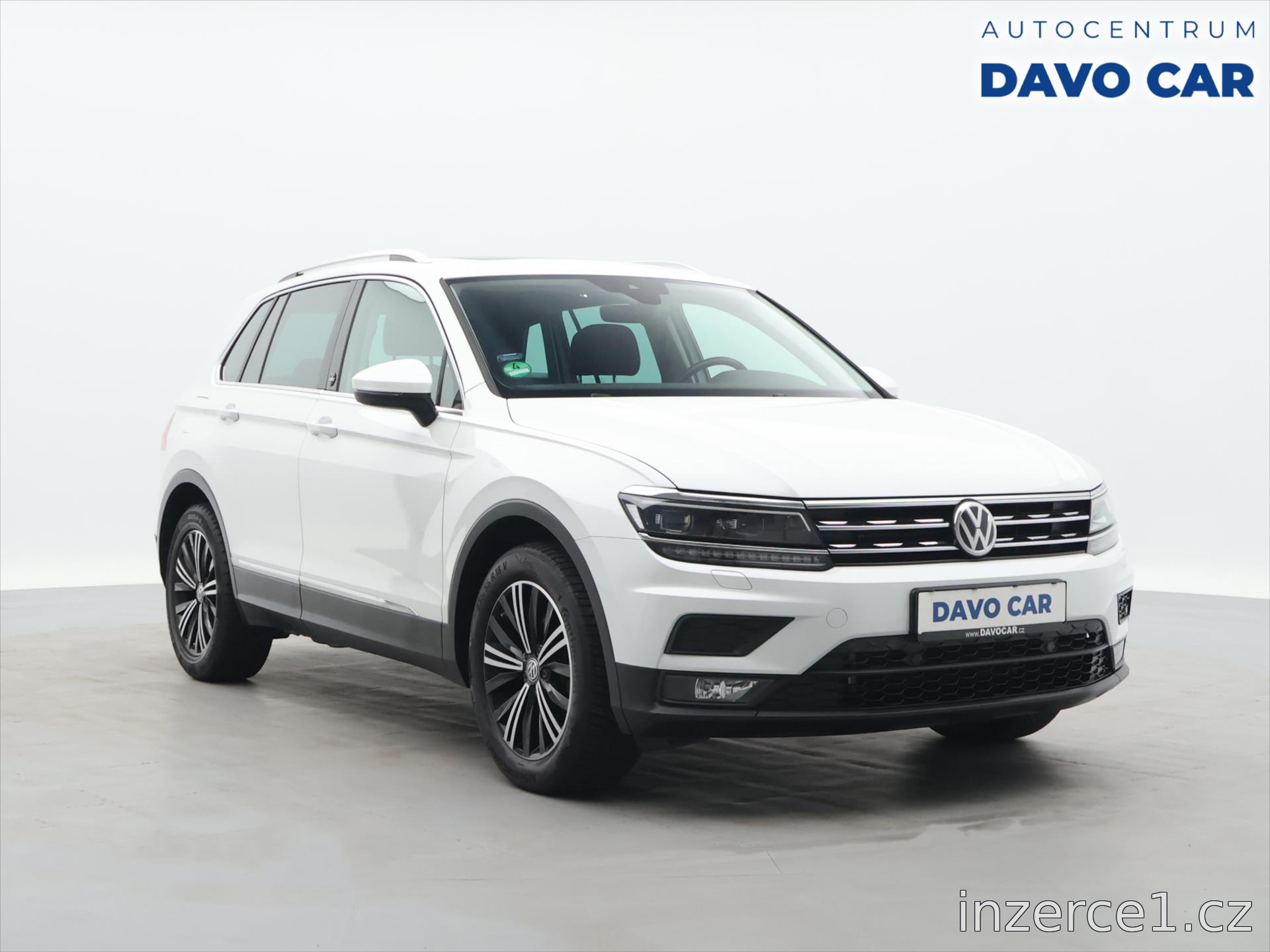 Volkswagen Tiguan TSI Sound edice matrix pano 2017