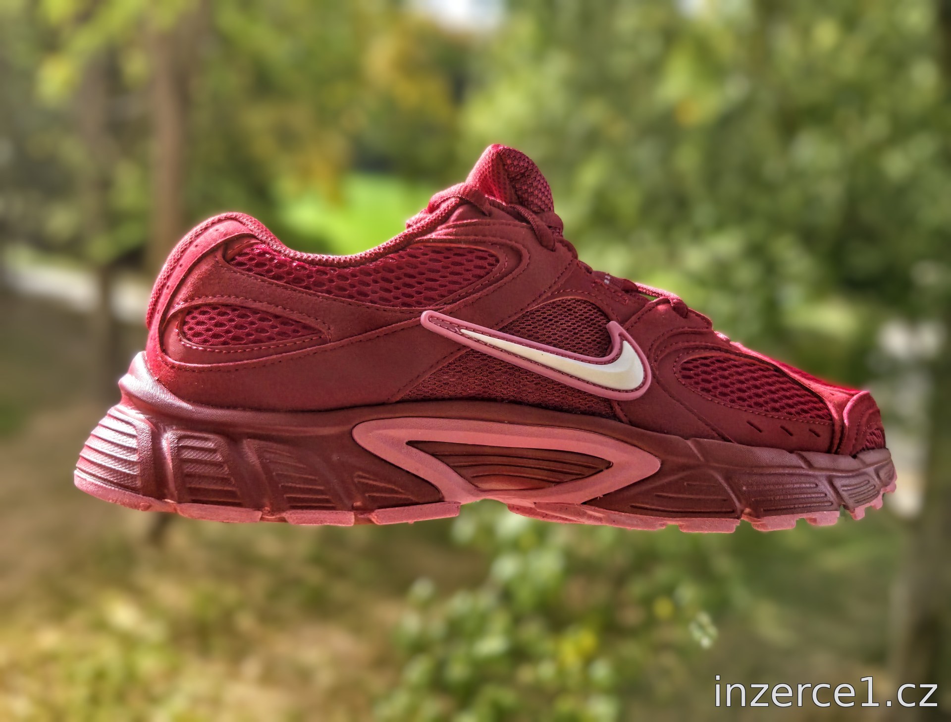 Nike V5 RNR – Team Crimson / Soft Pearl-Peony, Vel.42,5