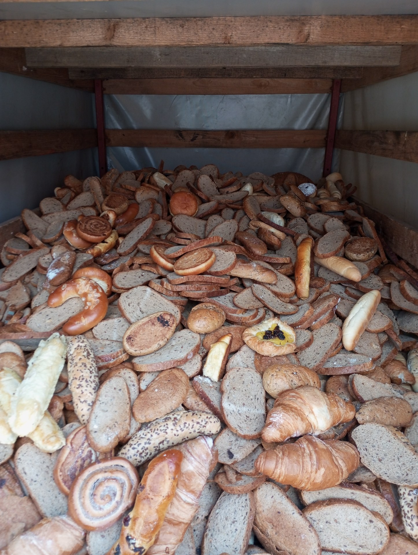prodám krmné pečivo za 8,- /1kg